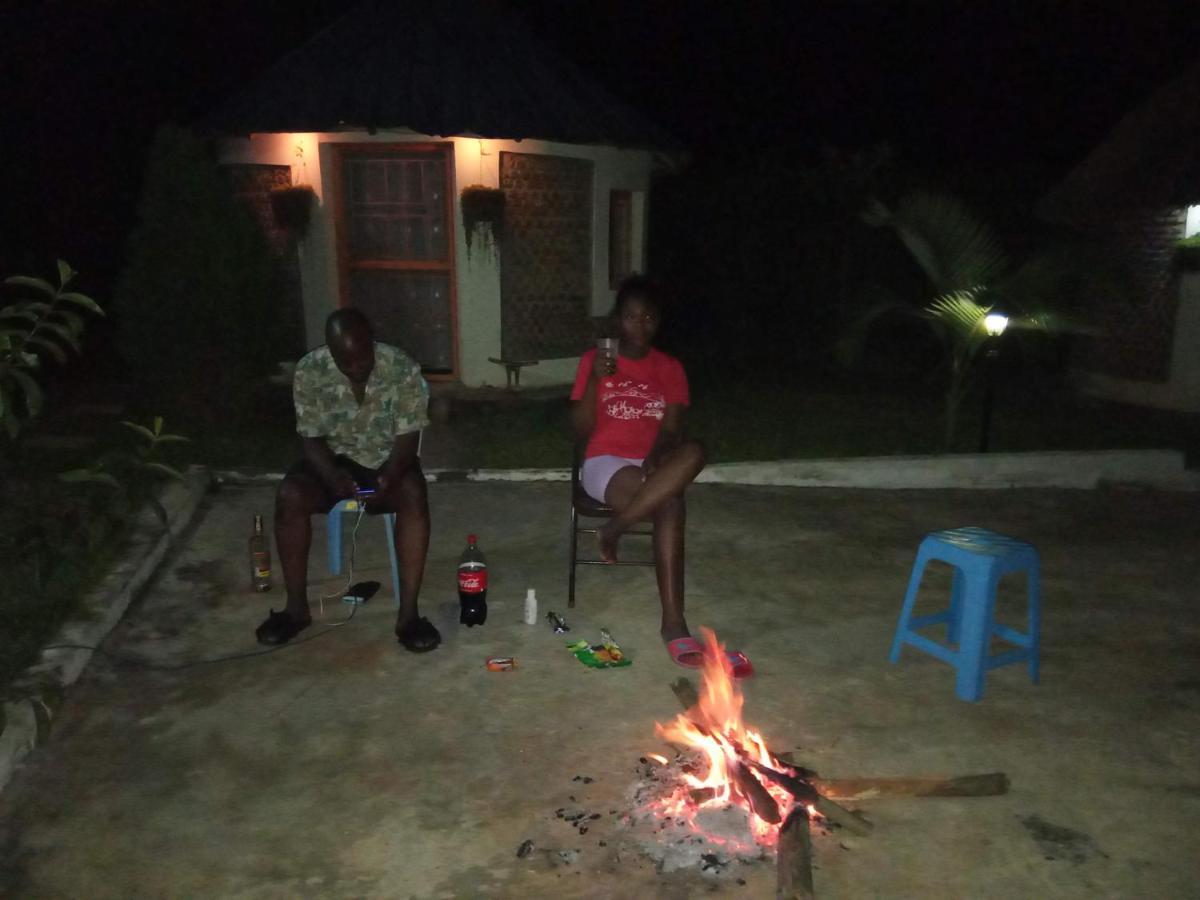 Plastic Bottles House Entebbe Exterior foto