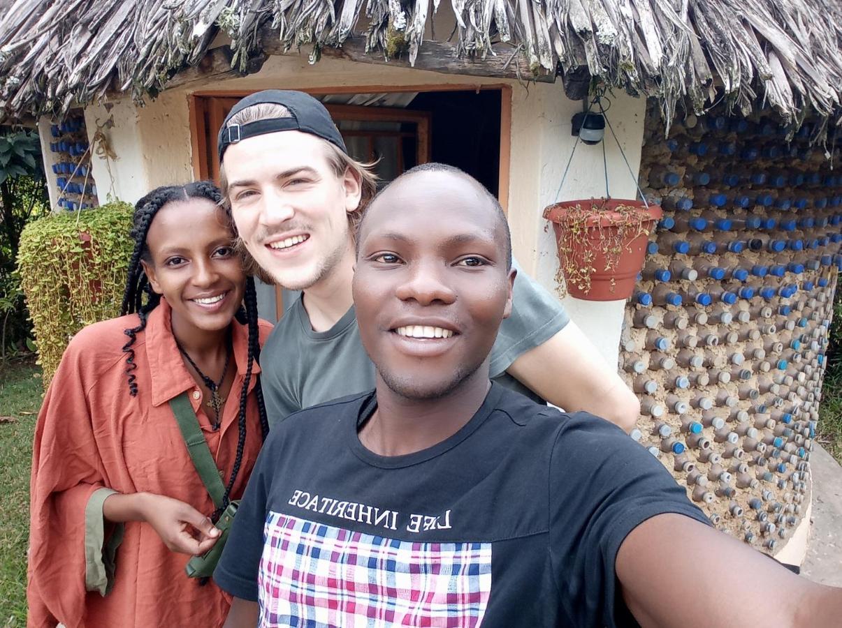 Plastic Bottles House Entebbe Exterior foto