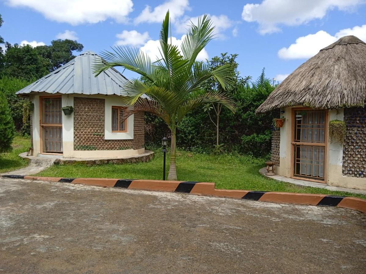Plastic Bottles House Entebbe Exterior foto