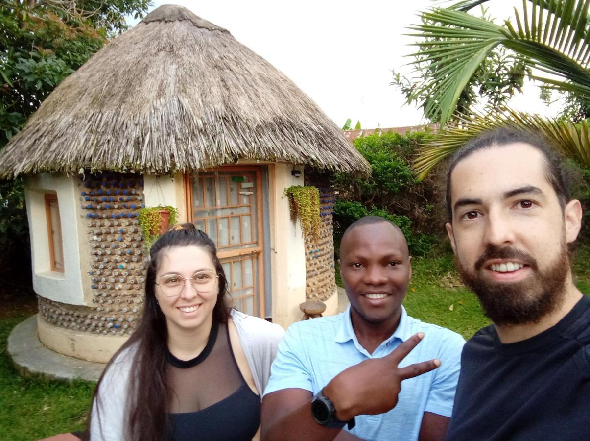 Plastic Bottles House Entebbe Exterior foto