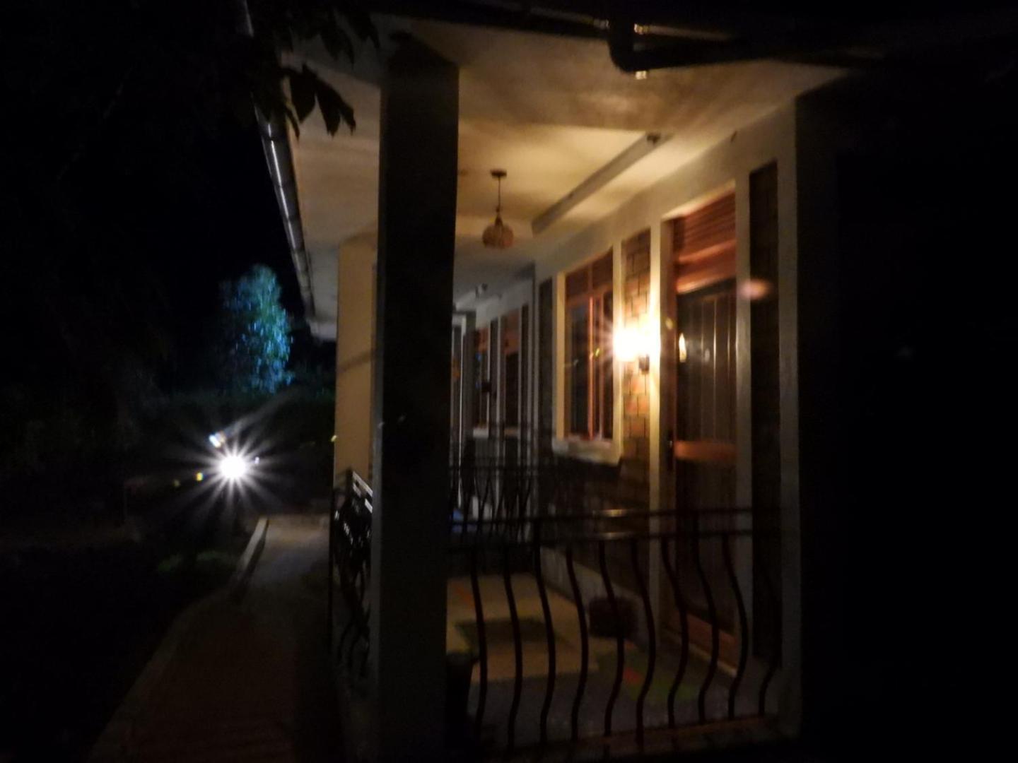 Plastic Bottles House Entebbe Exterior foto